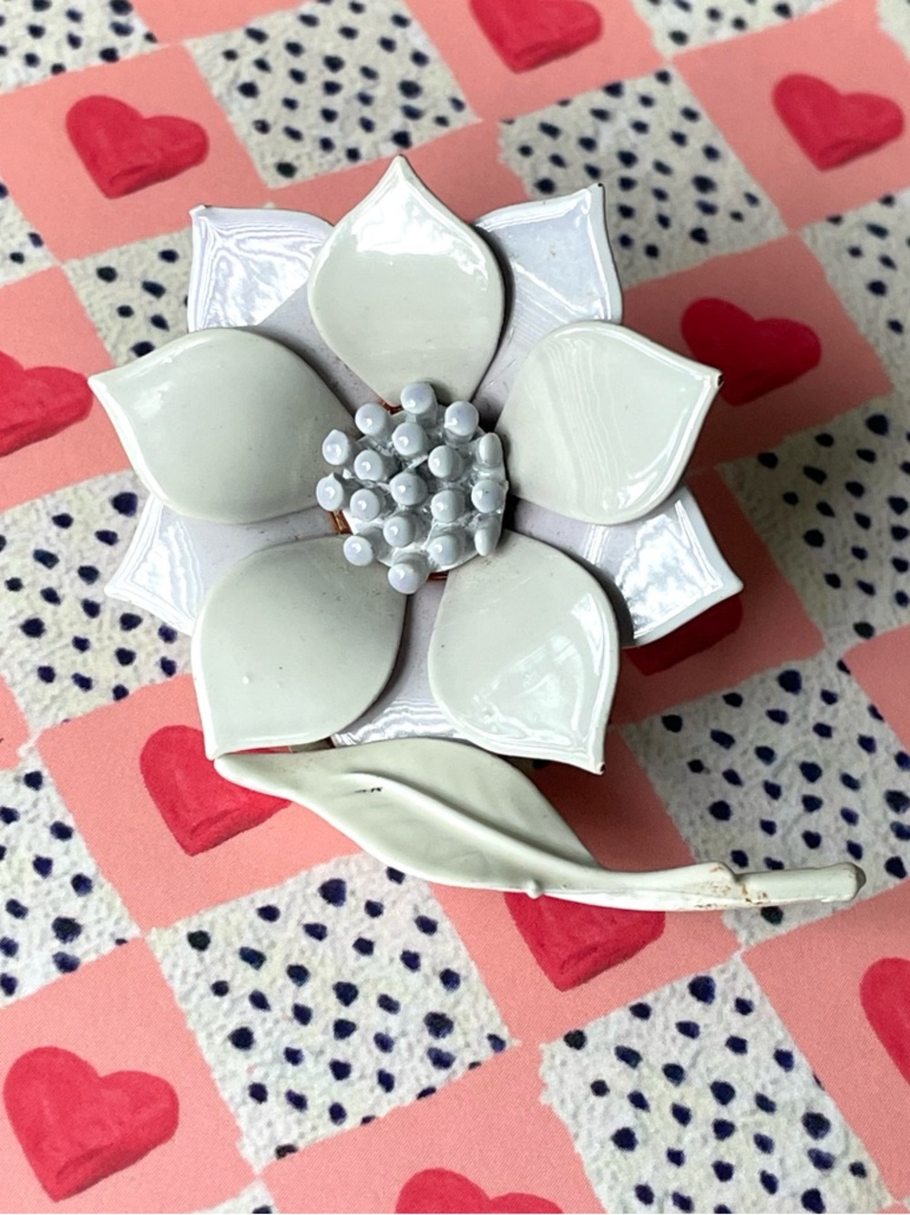 Unusual vintage enamel flower pin pop art flower power celadon